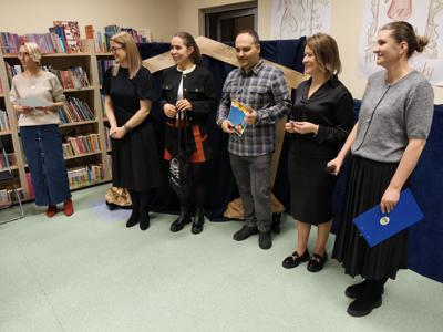 Zespół wręczający nagrody ze zwycięzcą