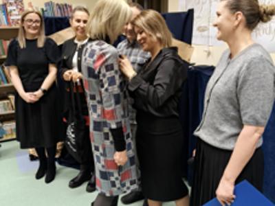 Zespół wręczający nagrody ze zwycięzcą