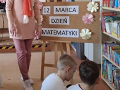 Grupa dzieci podczas zajęć - Kościelna Wieś