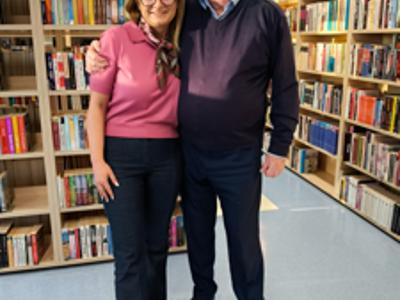 Marian Dziędziel i dyrektor Monika Sobczak-Wlaiś