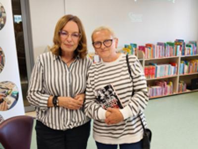 Wioletta Sawicka podczas podpisywania książek i rozmów z czytelnikami