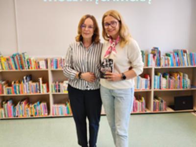 Wioletta Sawicka podczas podpisywania książek i rozmów z czytelnikami