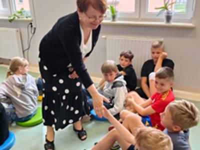XXIV Ogólnopolski Tydzień Czytania Dzieciom. Dzień 1 - Czytający witający się z dziećmi