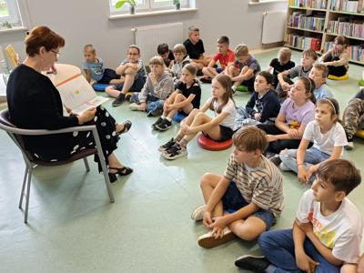 XXIV Ogólnopolski Tydzień Czytania Dzieciom. Dzień 1 - Czytający i dzieci