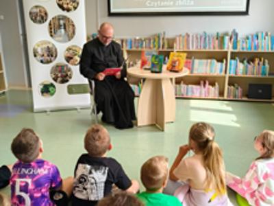 XXIV Ogólnopolski Tydzień Czytania Dzieciom. Dzień 2 - Czytający i dzieci