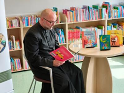 XXIV Ogólnopolski Tydzień Czytania Dzieciom. Dzień 2 - Czytający