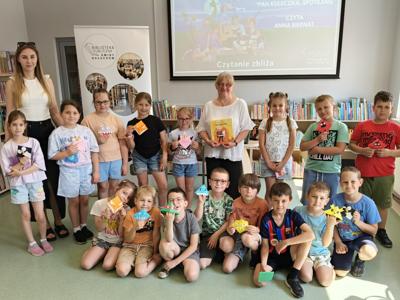 XXIV Ogólnopolski Tydzień Czytania Dzieciom. Dzień 3 - Zdjęcie grupowe