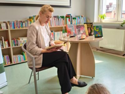 XXIV Ogólnopolski Tydzień Czytania Dzieciom. Dzień 4 - Czytający