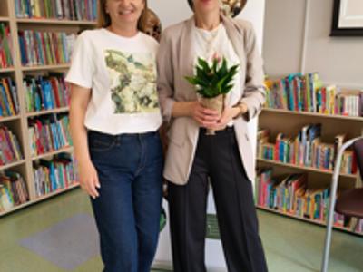 XXIV Ogólnopolski Tydzień Czytania Dzieciom. Dzień 4 - Czytający i bibliotekarka