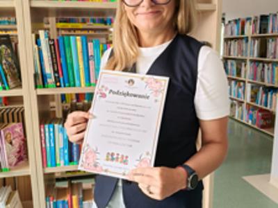 XXIV Ogólnopolski Tydzień Czytania Dzieciom. Dzień 5 - Dyrektor Monika Sobczak-Waliś i dzieci