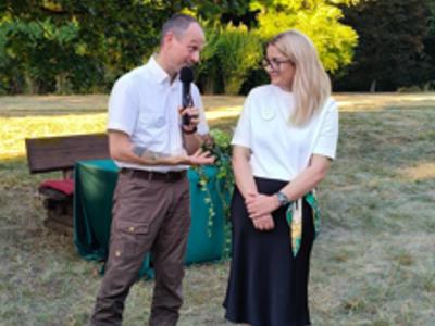 Narodowe Czytanie Gołuchów 2025 - Od lewej: Dyrektor OKL, Dyrektor biblioteki