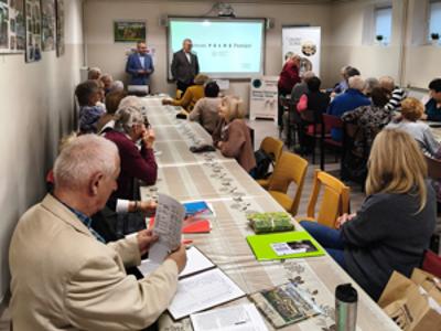  „Tułacze dzieci” – wykład dr. Pawła Głuszka dla studentów GUTW