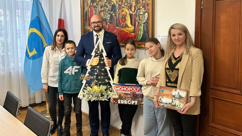 MINIATURA_DZIECI_Z_ŻYCZENIAMI 