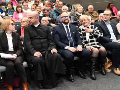 INAUGURACJA_OGÓLNOPOLSKIEJ_KARTY_SENIORA_W_GŁOGOWIE_MŁP_4