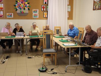 SENIORZY AKTYWNIE I Z PASJĄ