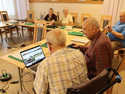 SENIORZY AKTYWNIE I Z PASJĄ