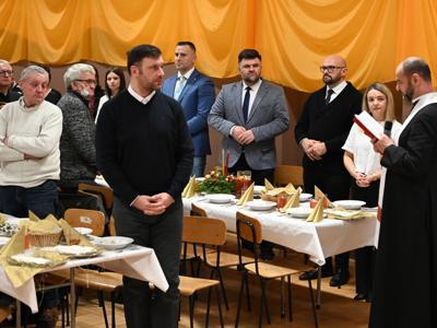 WIECZERZA WIGILIJNA DLA OSÓB STARSZYCH I SAMOTNYCH W GŁOGOWIE MAŁOPOLSKIM