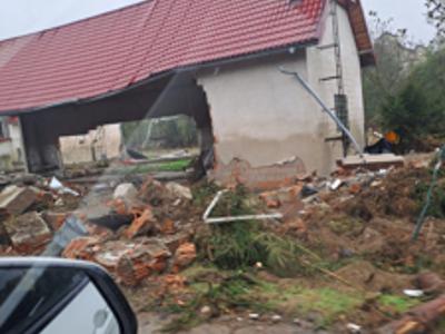 Zdjęcie ukazujące skutki powodzi w Trzebieszowicach