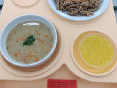 Posiłek na dzień 15.05.2025 roku - obiad dieta cukrzycowa - dieta z ograniczeniem łatwo przyswajalnych węglowodanów.