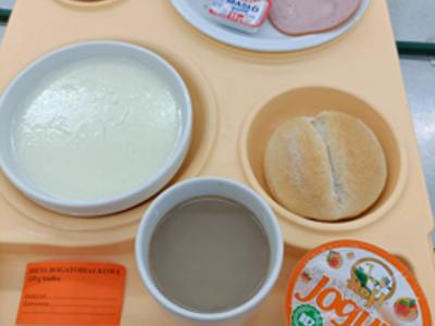 Posiłek na dzień 04.06.2025 roku - śniadanie dieta łatwostrawna bogatobiałkowa.