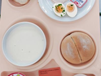 Posiłek na dzień 11.08.2025 roku - śniadanie dieta łatwostrawna bogatobiałkowa.