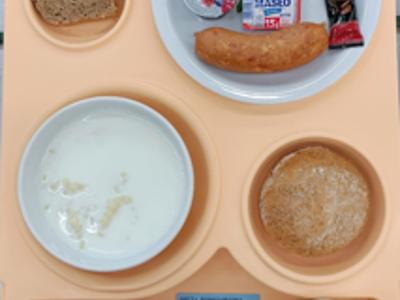 Posiłek na dzień 29.09.2025 roku - śniadanie dieta podstawowa.