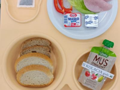 Posiłek na dzień 03.11.2025 roku - kolacja dieta podstawowa.