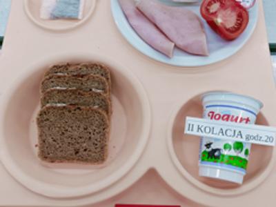 Posilek na dzień 28.11.2025 roku - kolacja dieta cukrzycowa - dieta z ograniczeniem łatwo przyswajalnych węglowodanów.
