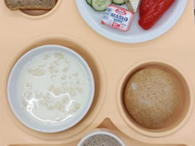 Posiłek na dzień 03.12.2025 roku - śniadanie dieta podstwawowa.