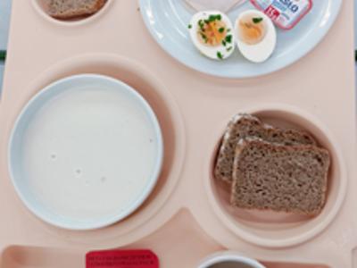 Posiłek na dzień 01.12.2025 roku - śniadanie dieta cukrzycowa - dieta z ograniczeniem łatwo przyswajalnych węglowodanów.