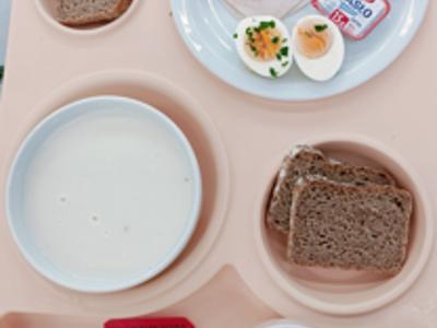 Posiłek na dzień 29.12.2025 roku - śniadanie dieta cukrzycowa - dieta z ograniczeniem łatwo przyswajalnych węglowodanów.