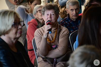 Wernisaż wystawy Zespołu Tkactwa Artystycznego w Galerii Leśnej GOK