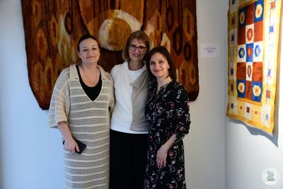 Wernisaż wystawy Zespołu Tkactwa Artystycznego w Galerii Leśnej GOK