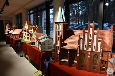 Wystawy i wernisaże w Galerii Leśnej oraz Kuźni Kultury "Dawna Kaplica"
