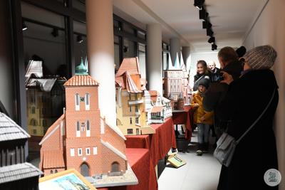 Wystawy i wernisaże w Galerii Leśnej oraz Kuźni Kultury "Dawna Kaplica"