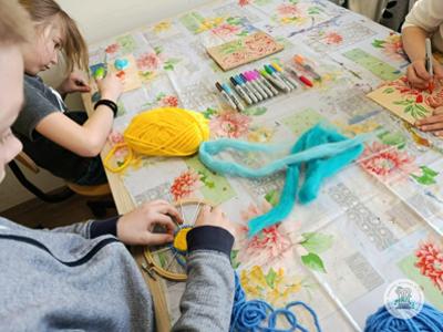 Pracowni rękodzielnicza w Gminnym Ośrodku Kultury w Stawigudzie.