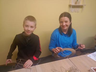 Mama z synem podczas zajęć w Bartągu.