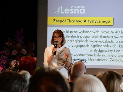 Relacja z wernisażu wystawy Zespołu Tkactwa Artystycznego w Galerii Leśnej GOK Stawiguda/ 06.05.2025
