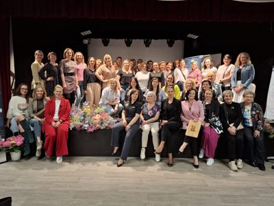 7 konferencja Kobiet w Stawigudzie- zdjęcie grupowe