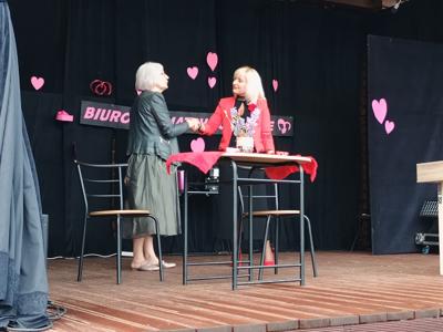 Spektakl "Biuro Matrymonialne" w wykonaniu Grupy Teatralnej przy Stowarzyszeniu Ługwałd