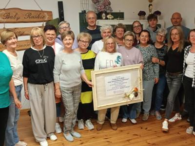 Uczestnicy zajęć warsztatów kulinarnych w ramach projektu „Tradycja w akcji" w świetlicy w Rusi