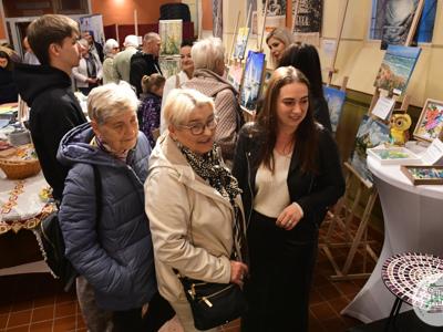 Uczestnicy wernisażu WATA 2025