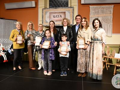 Uczestnicy wernisażu WATA 2025