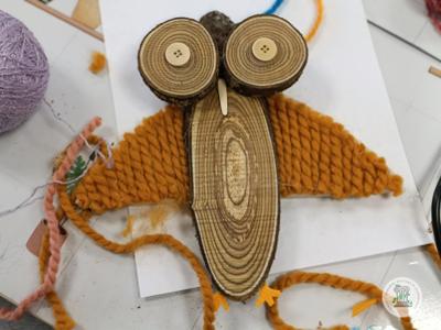 Inspiracje z plastrów drewna na zajęciach dla dzieci w Stawigudzie w pracowni 29