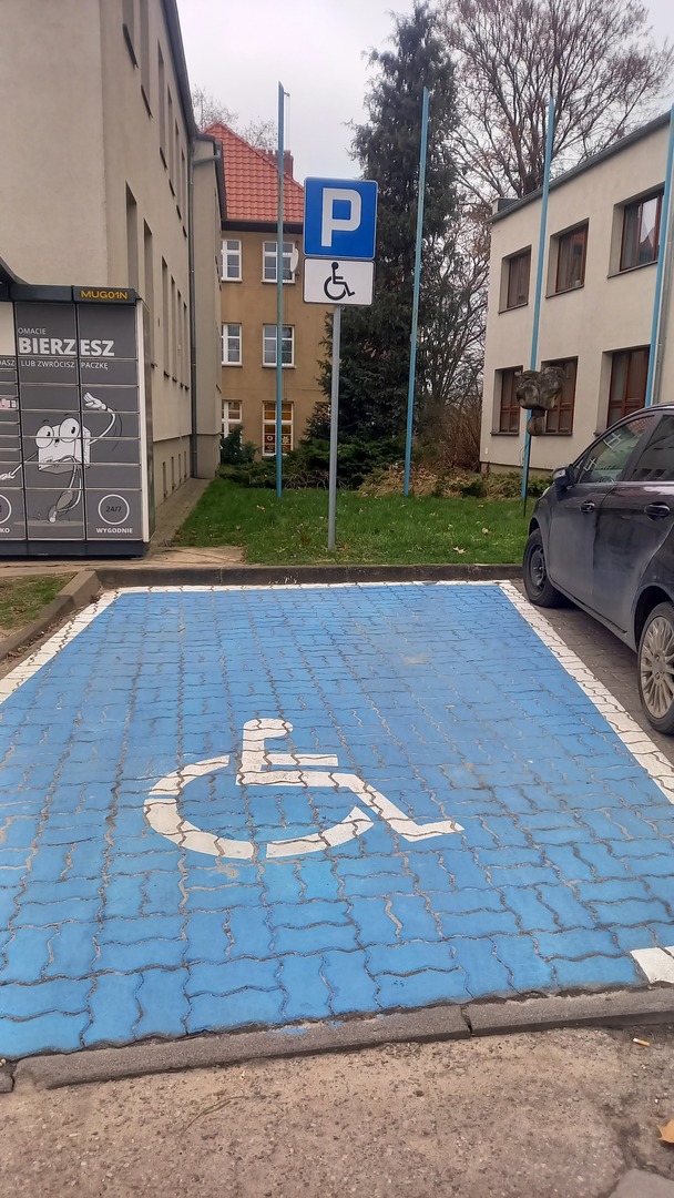 miejsce parkingowe dla niepełnosprawnych