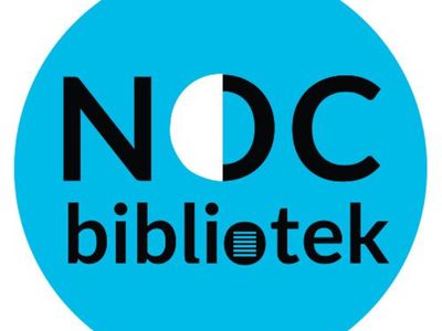Logo nocy bibliotek. Czarny napis noc bibliotek na niebieskim tle