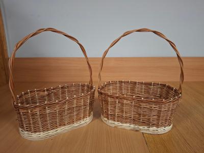 dwa wilkinowe koszyczki