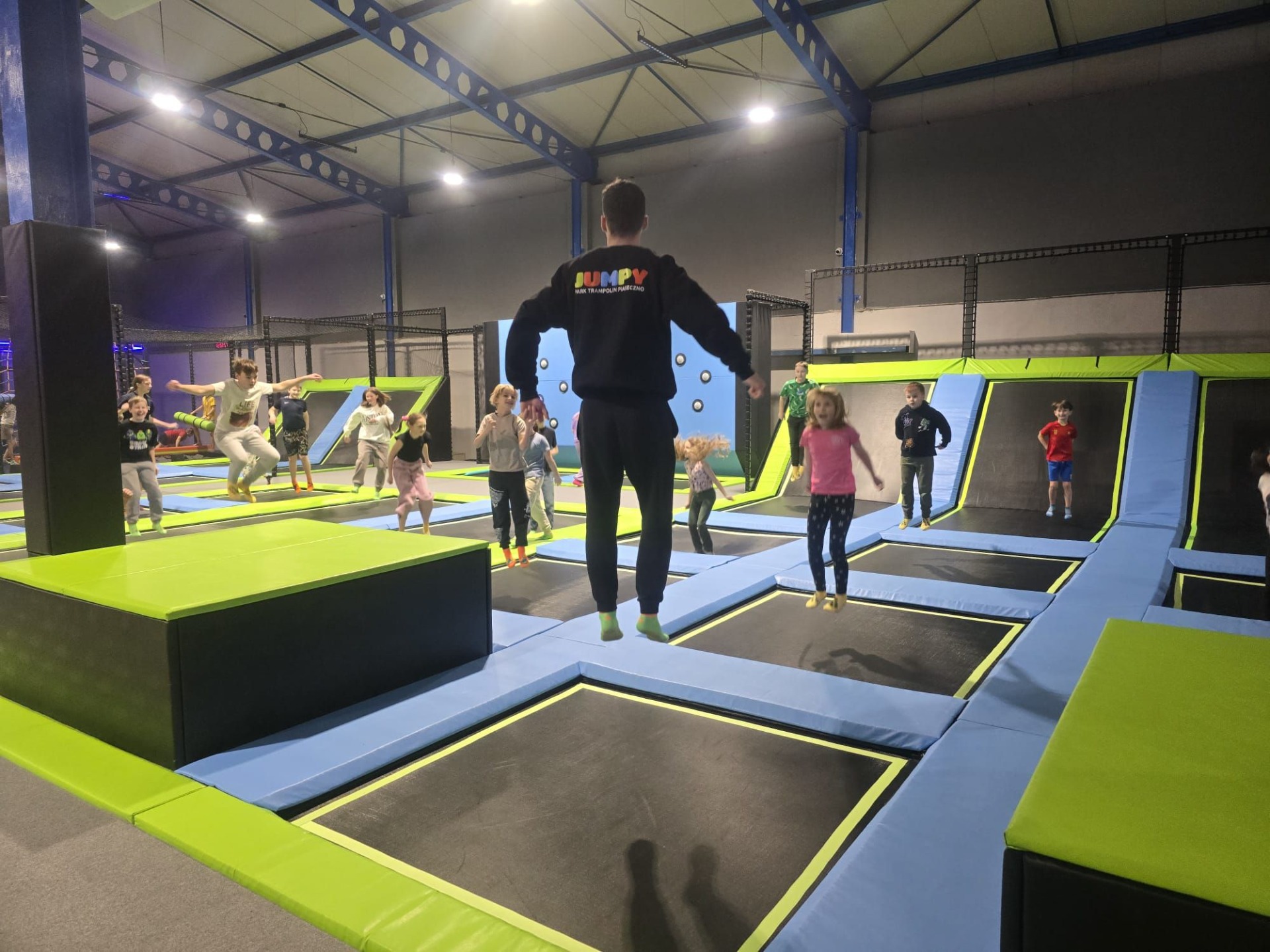 Ferie ze Świetlicą w Łazach - park trampolin Piaseczno