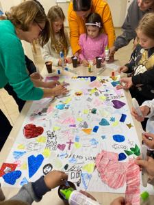 Zajęcia malarskie - praca w grupie