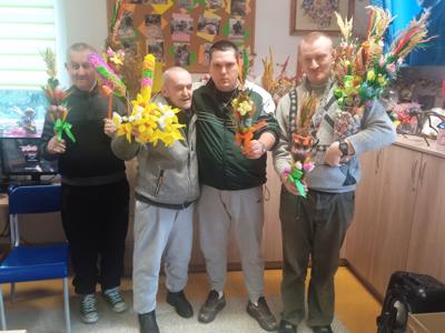Wykonanie palm przez mieszkańców